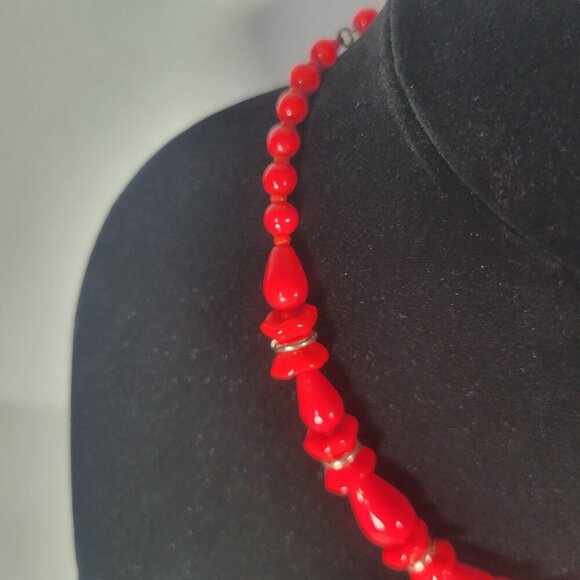 Vintage Western Germany Red Glass Beaded Necklace With Gold-Tone Accents - Picture 2 of 4